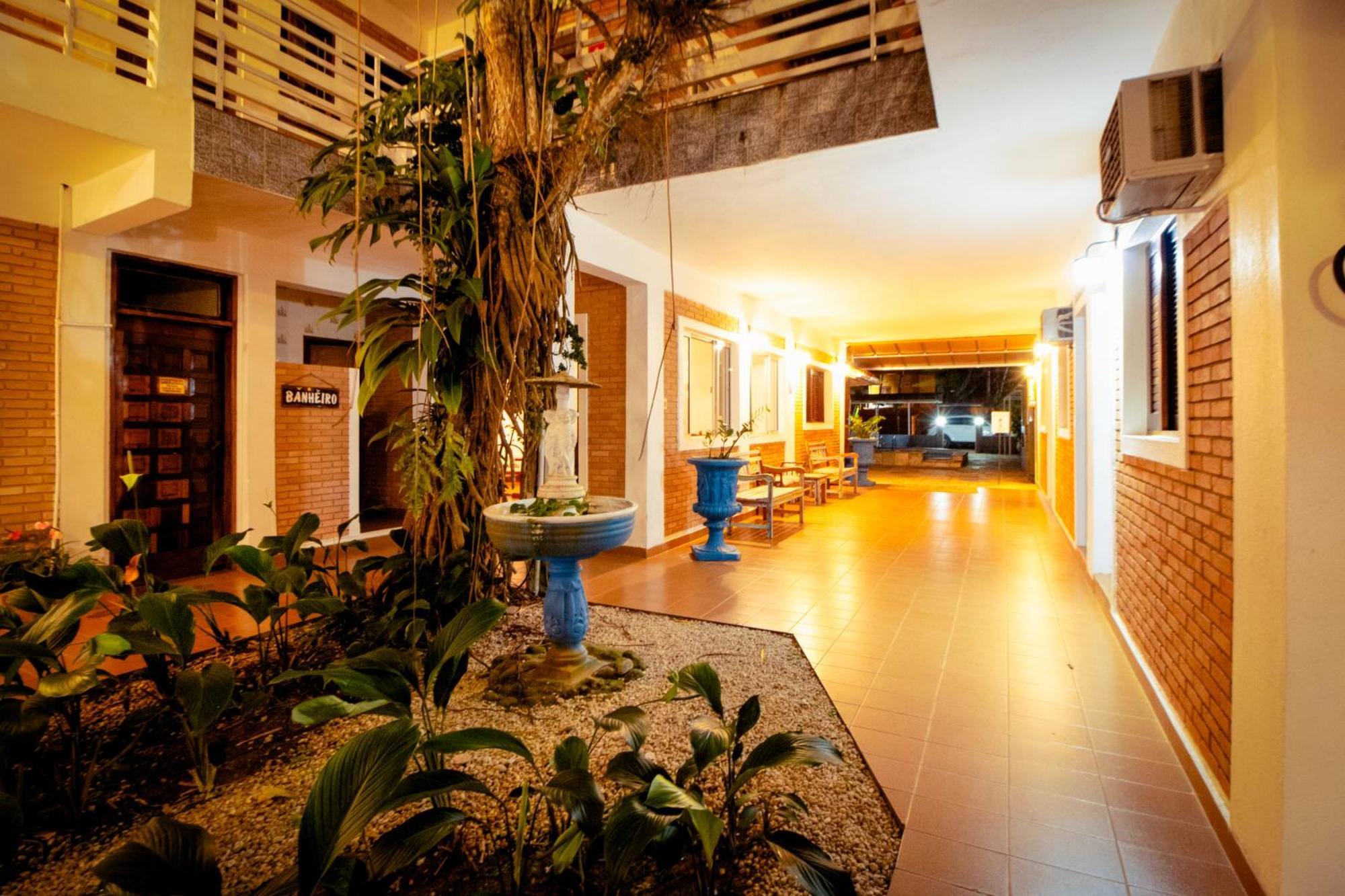 Velinn Pousada Ubatuba Tropical Exterior photo
